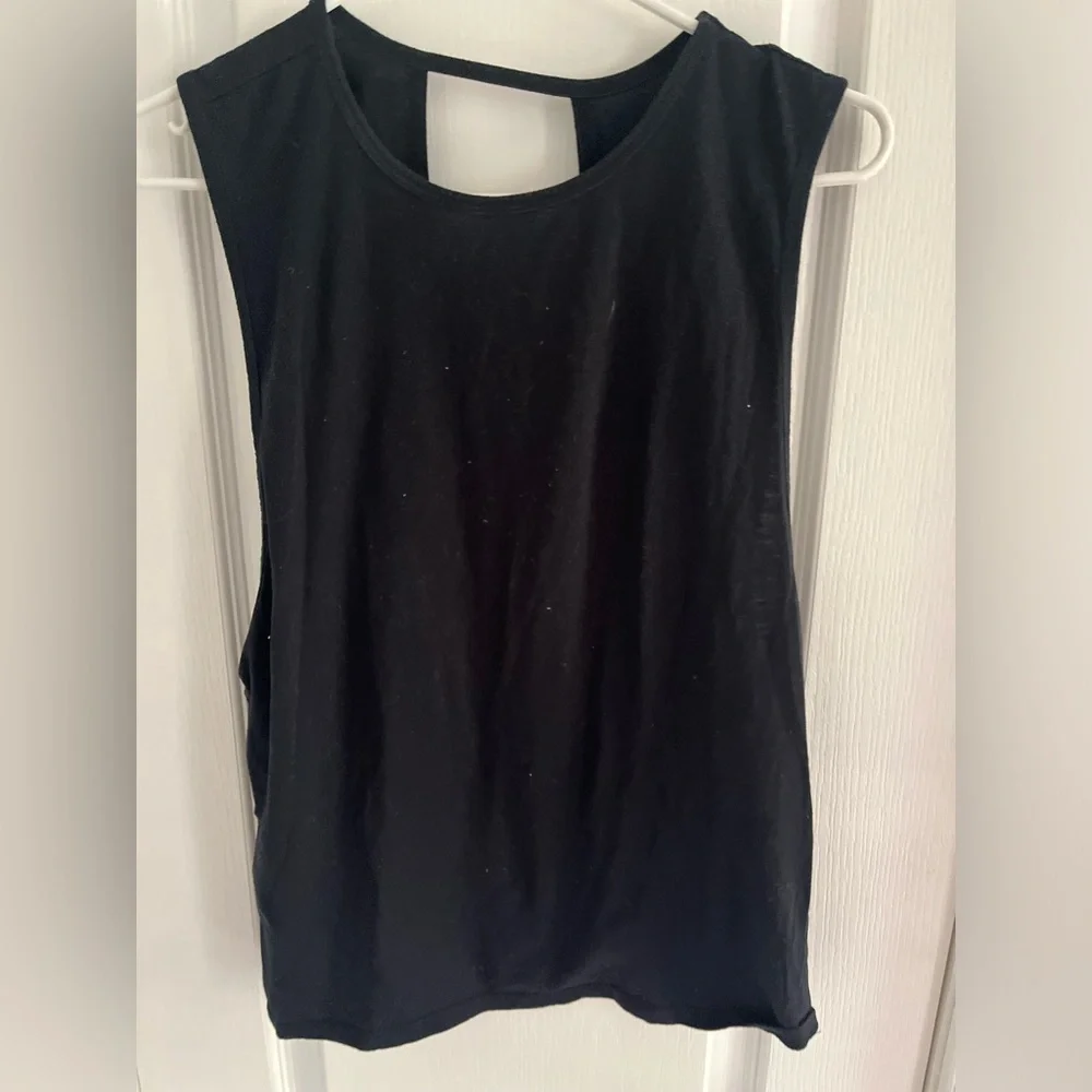 Fabletics top bundle - Picture 3 of 6